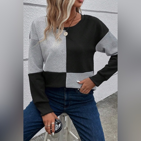 Color Block Round Neck Dropped Shoulder T-Shirt - Picture 2 of 5